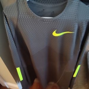 Nike men's pullover